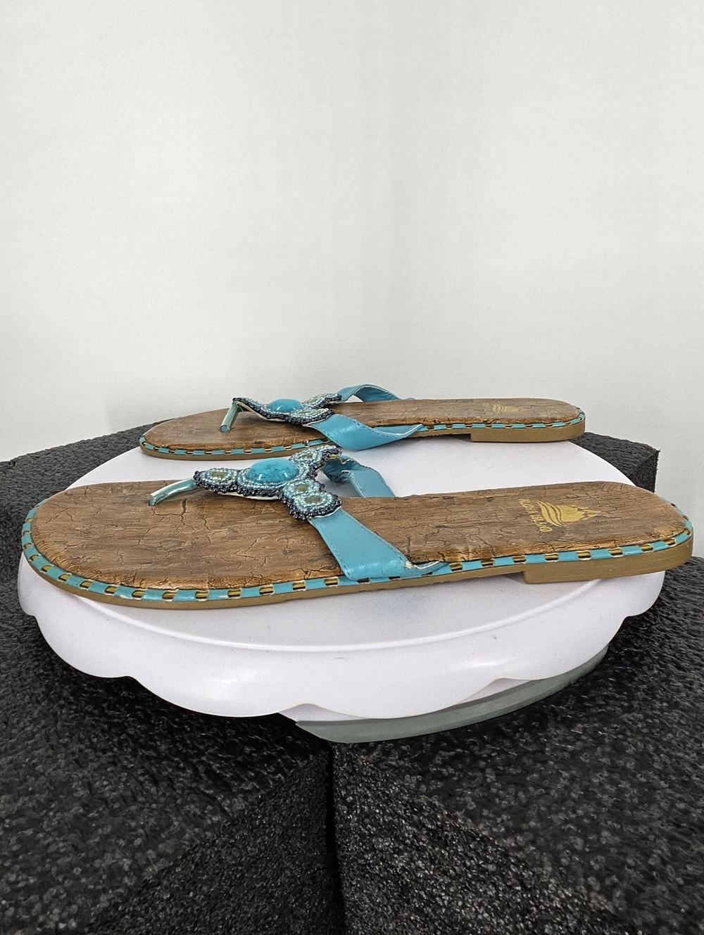 Aloha Island Women's 9M Sandals Turquoise Beaded Stone Thong Flip Flops Blue